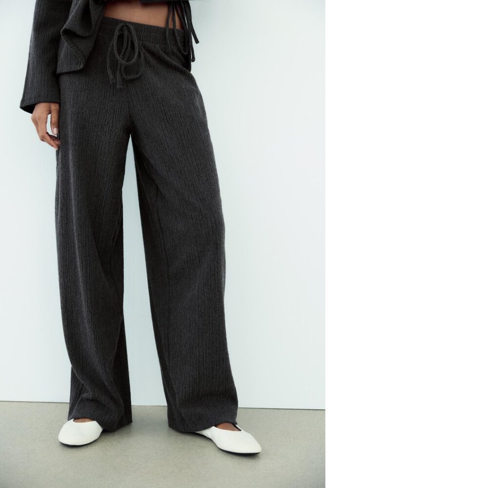 ZARA Dark Gray Textured High Waisted Straight Leg Pull On Pants Women's sz Small